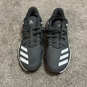 Men’s Adidas gray three strip cleat size 11, never worn